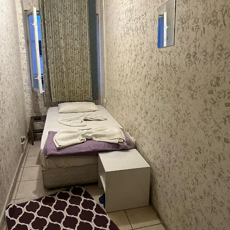 فندق بنسيون عزيز 2 2*